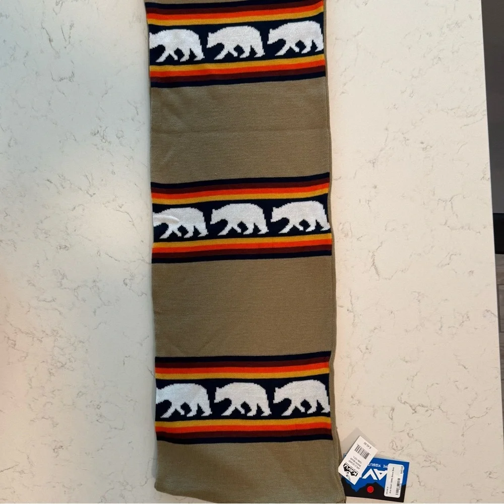 KAVU Bear print Arlo infinity wrap scarf one size. NWT Outdoor‎ Camping Gorp